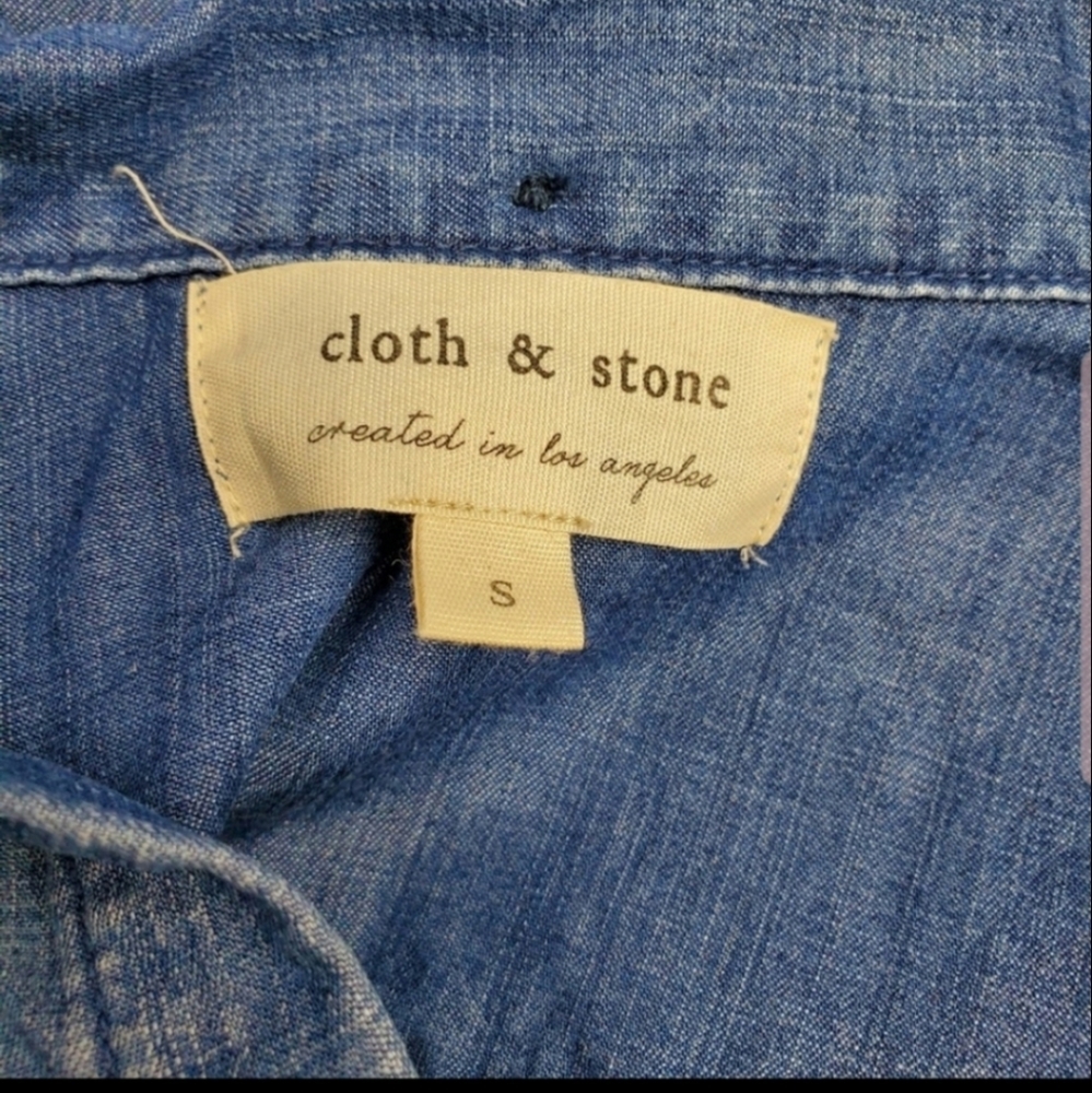 Cloth & Stone Chambray Blouse - Picture 7 of 8